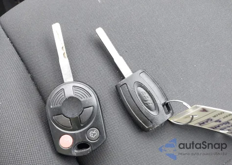 2016 Ford Escape S из США, поврежденный, VIN 1FMCU0F71GUC33342